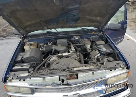 1999 Chevrolet Suburban C1500 z USA, uszkodzony, nr VIN 3GNEC16R6XG254396